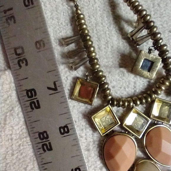 Goldtone pink faceted runway statement necklace - Picture 4 of 5